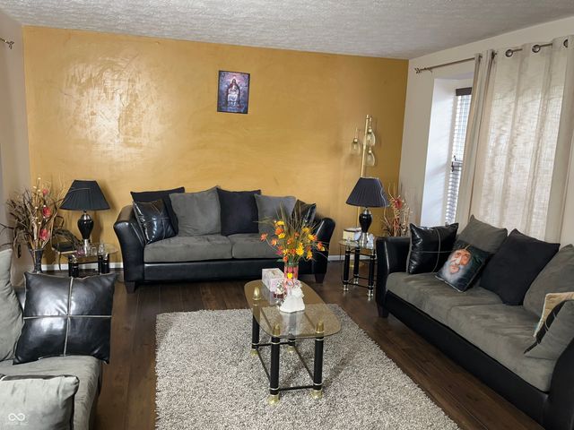 7313 Tappan Drive, Indianapolis, IN 46268