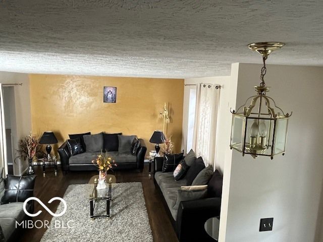 7313 Tappan Drive, Indianapolis, IN 46268