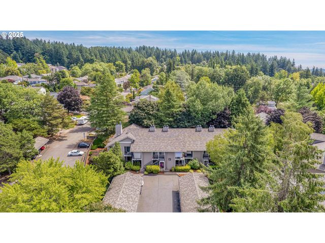 86 KINGSGATE Rd F101, Lake Oswego, OR 97035