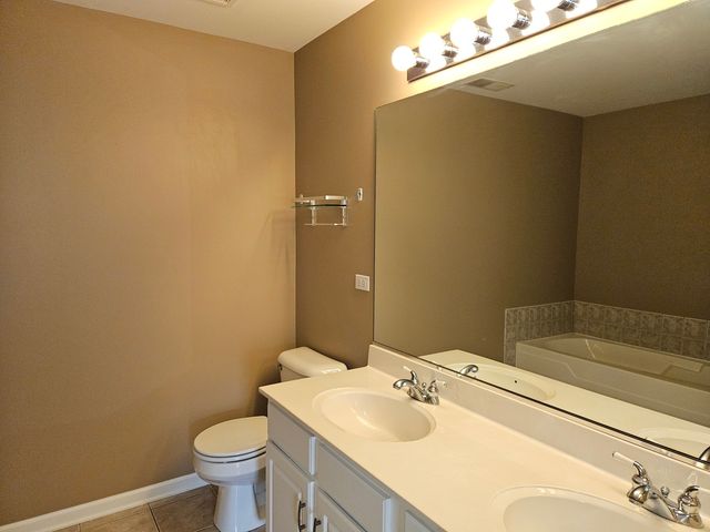 2243 Rockefeller Drive 2243, Geneva, IL 60134