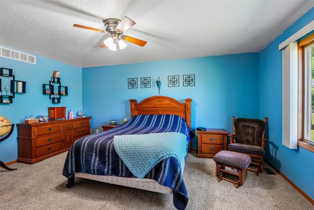 707 N W Street, Indianola, IA 50125