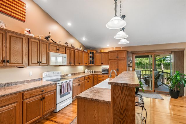 707 N W Street, Indianola, IA 50125