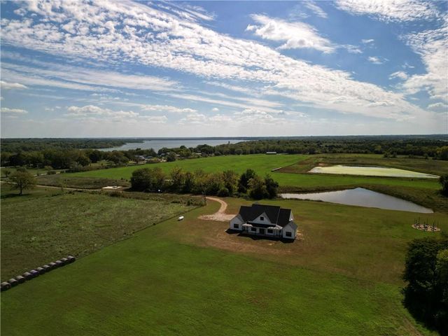 21017 S Ratner Road, Overbrook, KS 66524