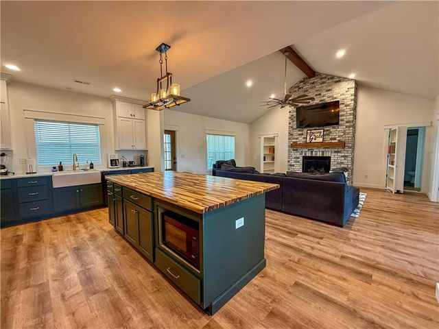 21017 S Ratner Road, Overbrook, KS 66524