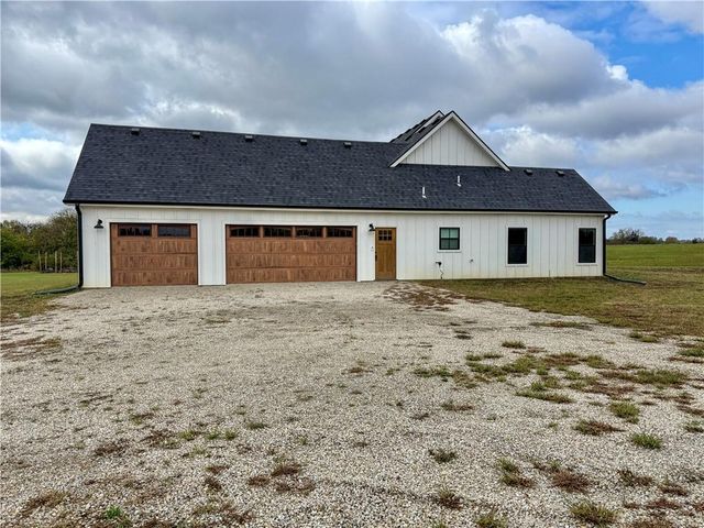 21017 S Ratner Road, Overbrook, KS 66524