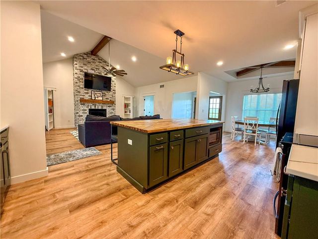 21017 S Ratner Road, Overbrook, KS 66524