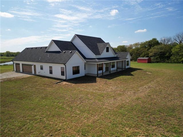 21017 S Ratner Road, Overbrook, KS 66524