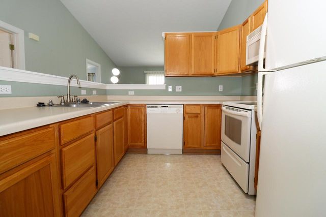S77W19333 Lakewood DRIVE, Muskego, WI 53150