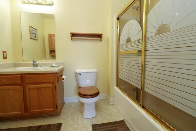 S77W19333 Lakewood DRIVE, Muskego, WI 53150