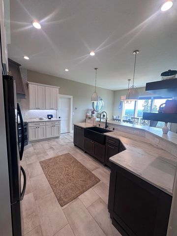 4209 W Pine Cliff Dr, Spokane, WA 99208