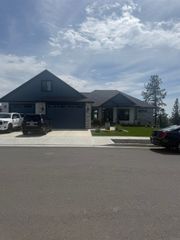 4209 W Pine Cliff Dr, Spokane, WA 99208