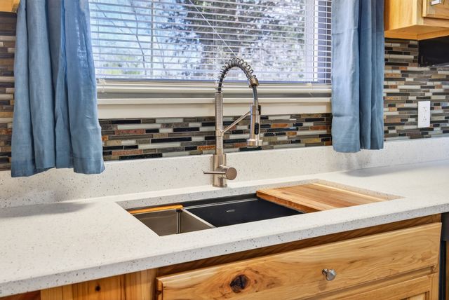 230 Yorktown Rd, Clarksville, TN 37042