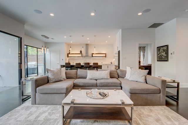 5017 Milam Street, Dallas, TX 75206