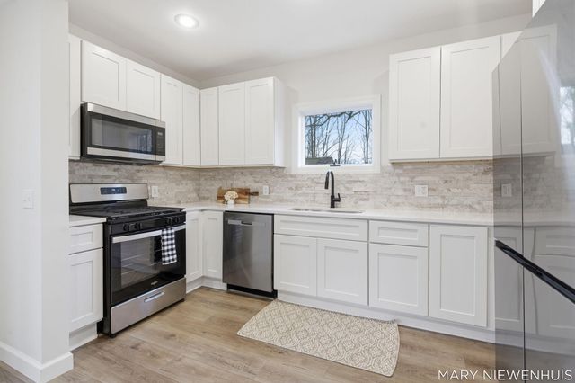 10652 Nugent Avenue NE, Rockford, MI 49341