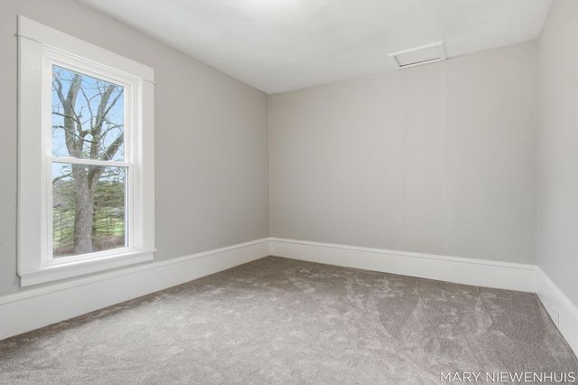 10652 Nugent Avenue NE, Rockford, MI 49341