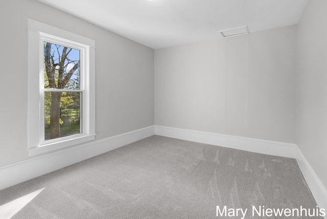 10652 Nugent Avenue NE, Rockford, MI 49341