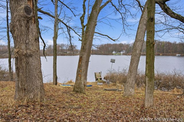 10652 Nugent Avenue NE, Rockford, MI 49341