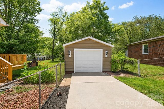 232 Hartness Road, Statesville, NC 28677