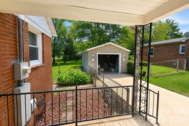 232 Hartness Road, Statesville, NC 28677