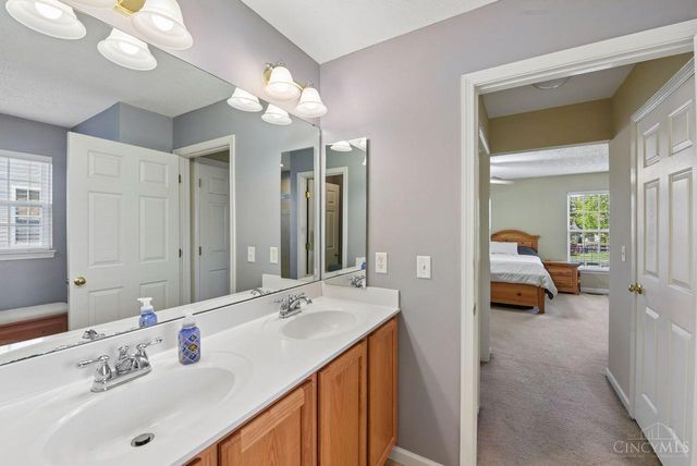 1094 Hayward Circle, Miami Twp, OH 45150