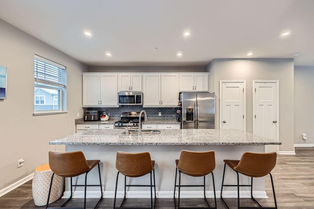 2191 Gateway Hill Road, North Saint Paul, MN 55109