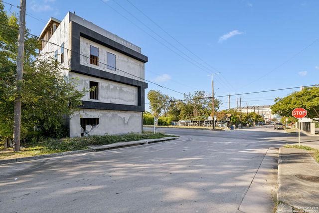 412 S Hackberry St 1 2 3 & 4, San Antonio, TX 78203