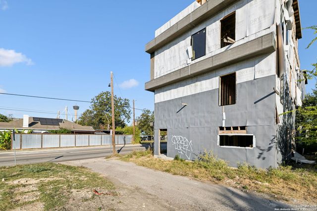 412 S Hackberry St 1 2 3 & 4, San Antonio, TX 78203