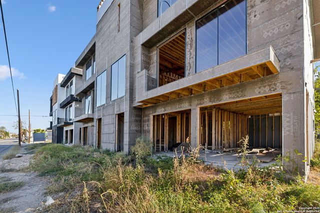 412 S Hackberry St 1 2 3 & 4, San Antonio, TX 78203