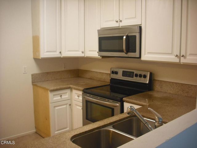 1300 Saratoga Avenue 108, Ventura, CA 93003