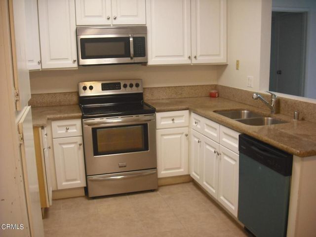1300 Saratoga Avenue 108, Ventura, CA 93003