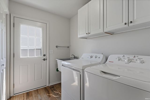 6606 Erie Falls Drive, South Bend, IN 46614