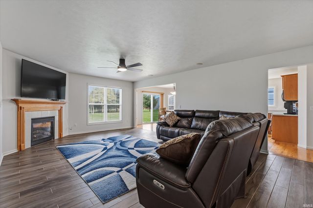 6606 Erie Falls Drive, South Bend, IN 46614