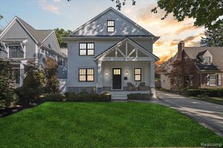 1633 Villa Road, Birmingham, MI 48009