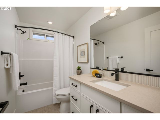 7313 N WILLAMETTE Blvd, Portland, OR 97203