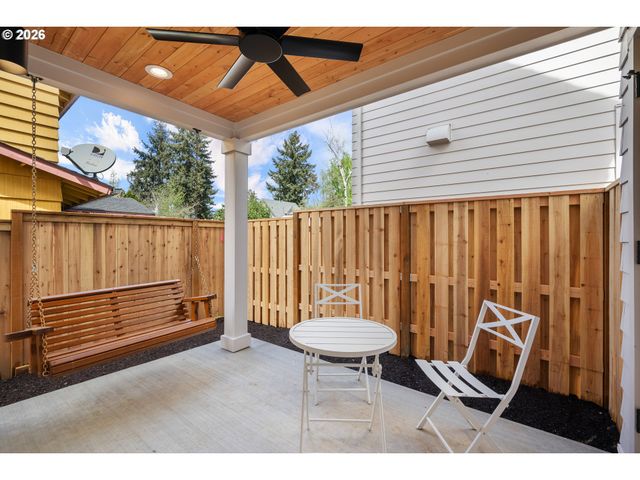 7313 N WILLAMETTE Blvd, Portland, OR 97203