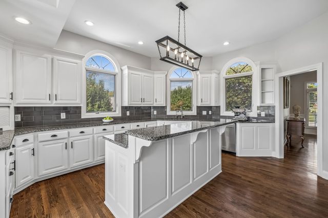 1608 Wellington Ct, Gallatin, TN 37066