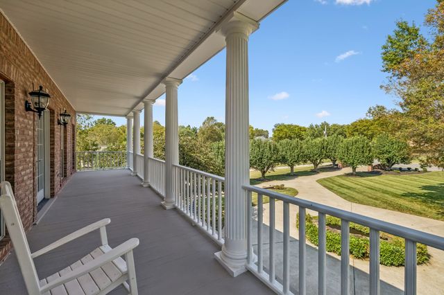 1608 Wellington Ct, Gallatin, TN 37066