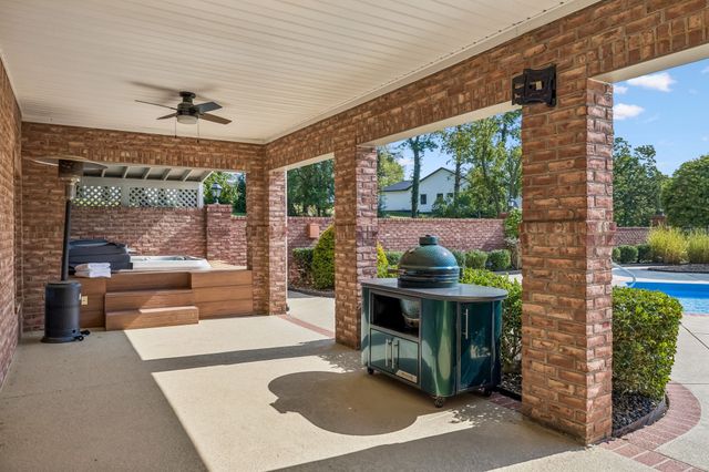 1608 Wellington Ct, Gallatin, TN 37066
