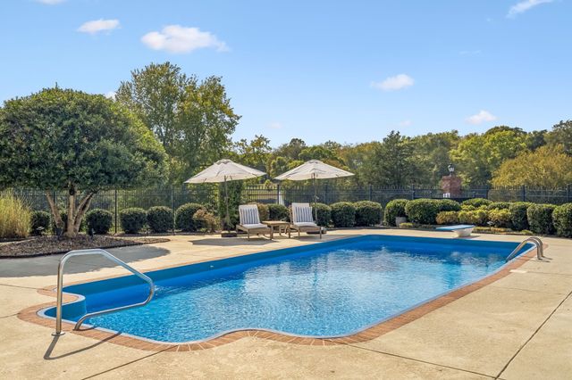 1608 Wellington Ct, Gallatin, TN 37066