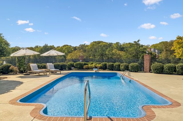 1608 Wellington Ct, Gallatin, TN 37066