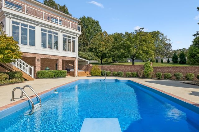 1608 Wellington Ct, Gallatin, TN 37066