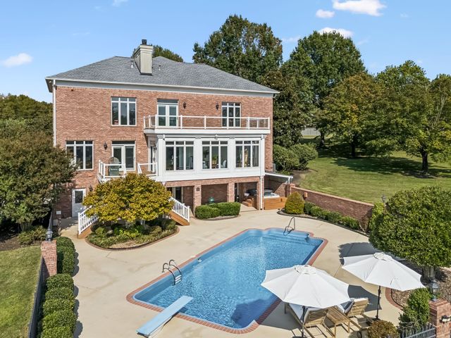 1608 Wellington Ct, Gallatin, TN 37066