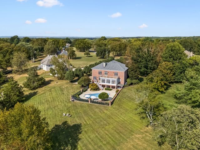 1608 Wellington Ct, Gallatin, TN 37066