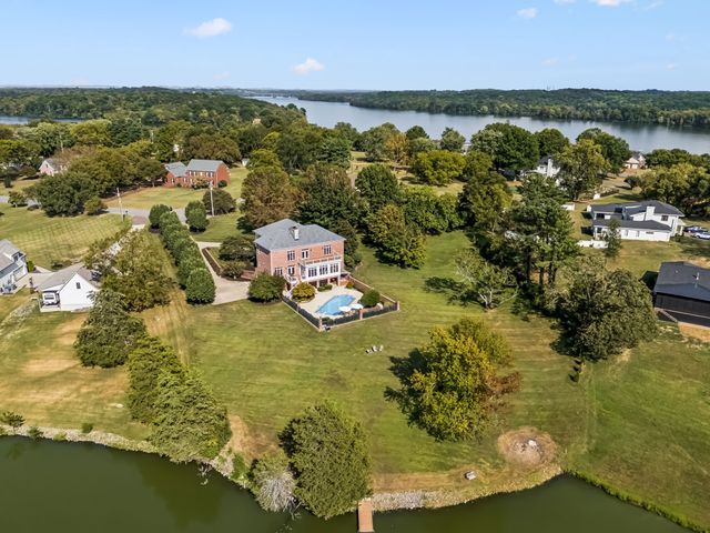 1608 Wellington Ct, Gallatin, TN 37066