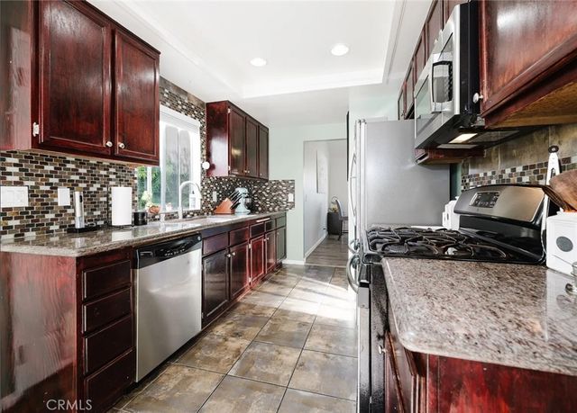6835 Poppyview, Oak Park, CA 91377