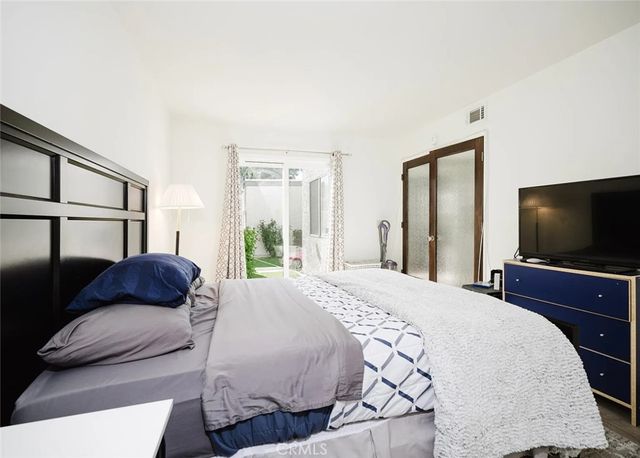 6835 Poppyview, Oak Park, CA 91377