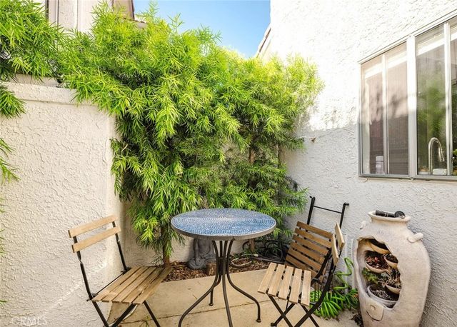 6835 Poppyview, Oak Park, CA 91377