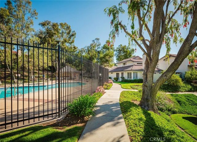 6835 Poppyview, Oak Park, CA 91377
