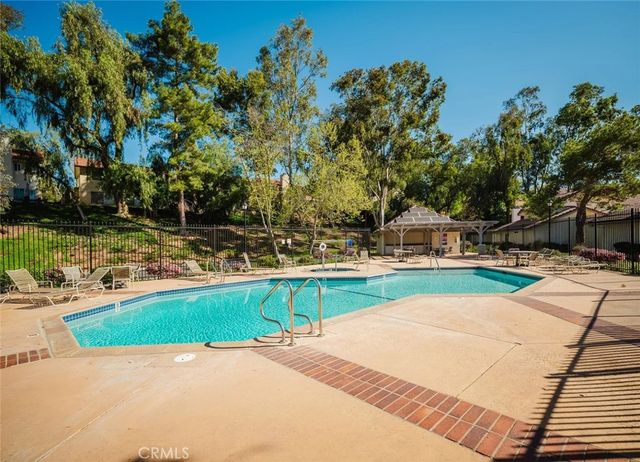 6835 Poppyview, Oak Park, CA 91377