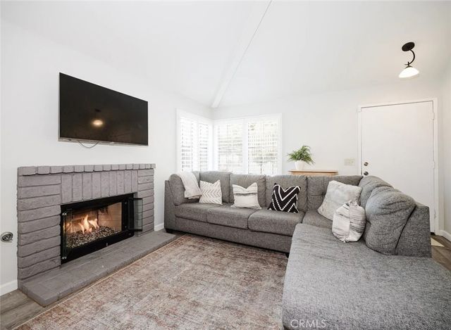 6835 Poppyview, Oak Park, CA 91377